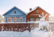 Дом из дерева*